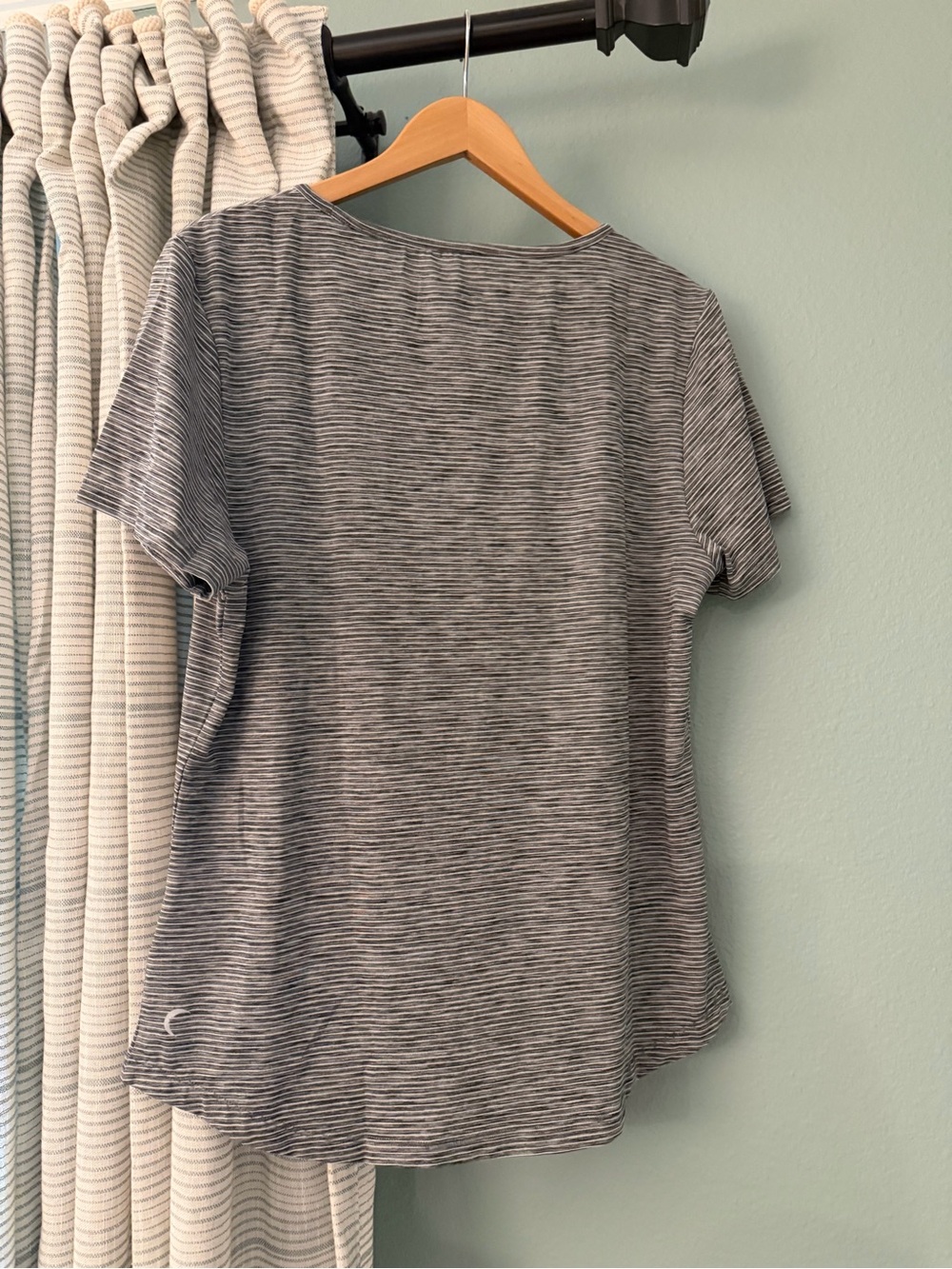 Zyia Active short sleeve black striped tee new size XL - Picture 3 of 3